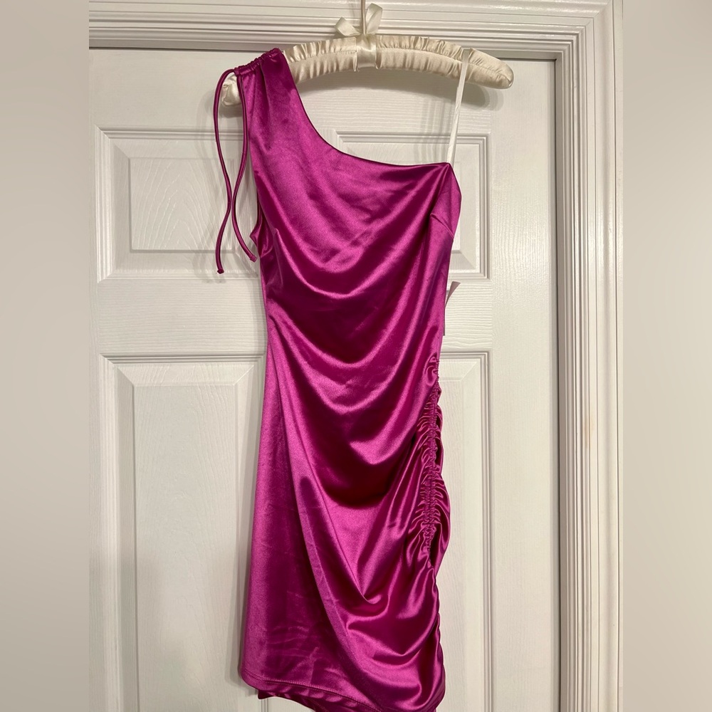 Magenta/pink one- shouldered dress. Size 5/6 new with tag